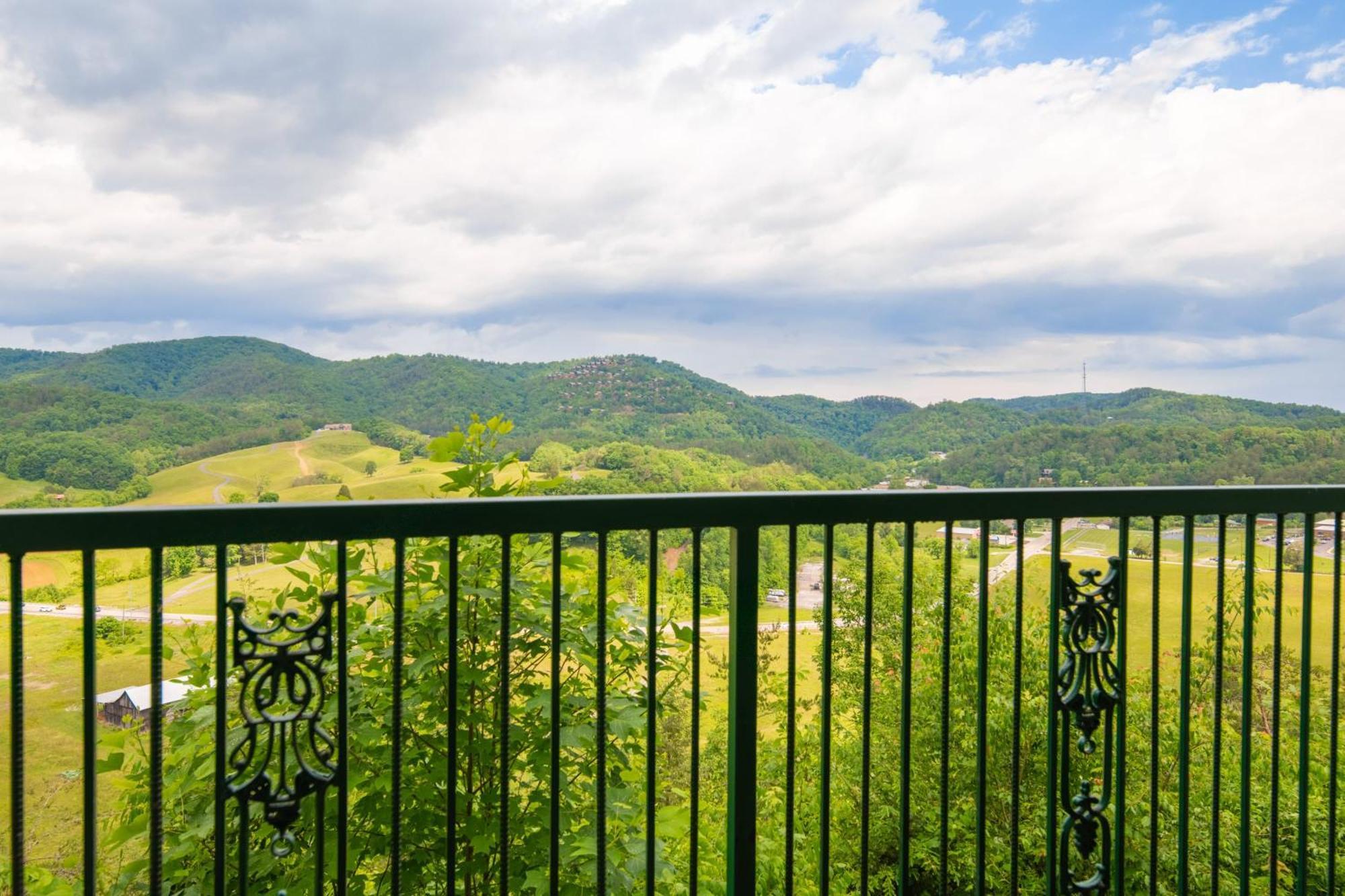 Mountain Views At Dolly'S Castle Unit 3 Villa Sevierville Dış mekan fotoğraf